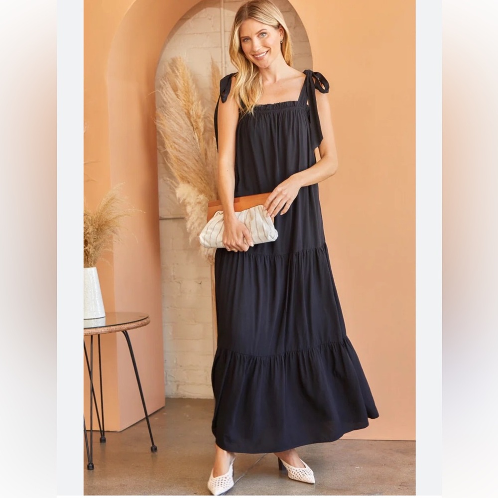 Andree by Unit black tiered flowy boho midi dress size Medium